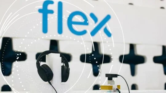 Wandpräsentation von Flex-Audio-Solutions-Geräten