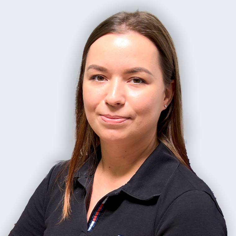Cristina Romina Patrinjei, Formadora de Línea