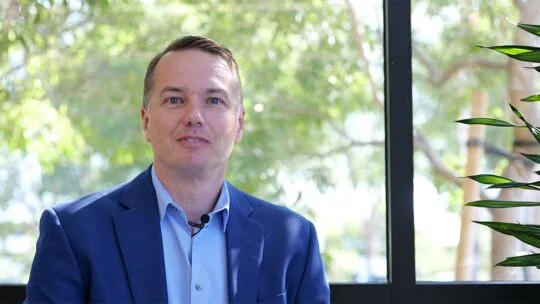Chris Urmson, cofundador y director ejecutivo de Aurora Innovation, habla sobre vehículos autónomos