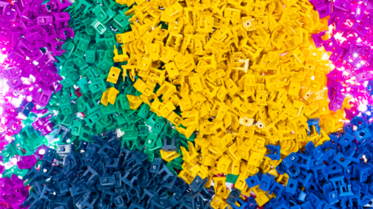 plásticos reciclados variados