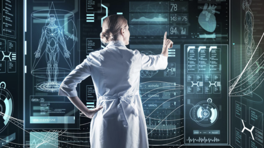 Interfaces profesionales de la salud con pantalla táctil futurista.
