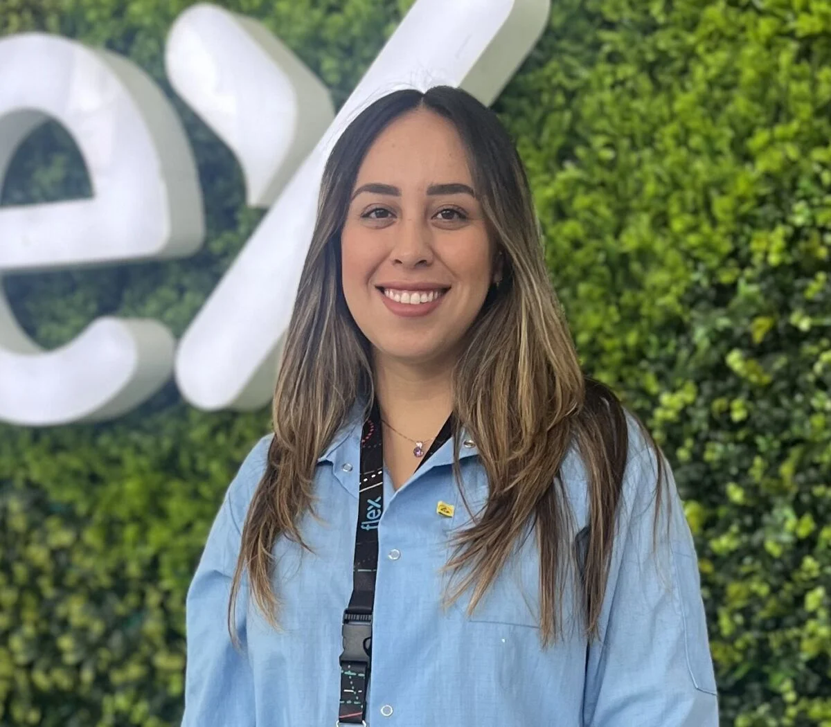Foto de la cabeza de la empleada de Flex Zaira Bracamontes, ingeniera de procesos, Guadalajara, México